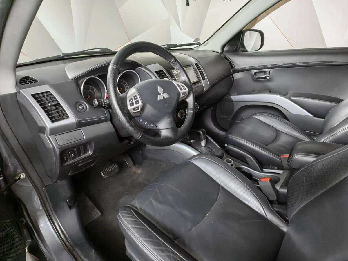 Купить Mitsubishi Outlander с пробегом. Фото: #13