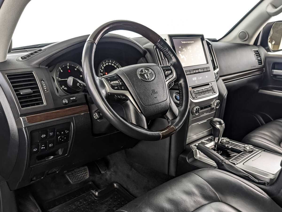 Купить Toyota Land Cruiser с пробегом. Фото: #10