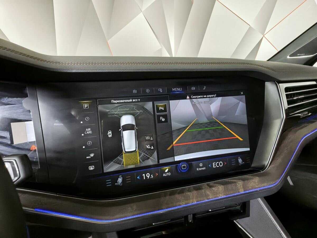 Купить Volkswagen Touareg с пробегом. Фото: #15