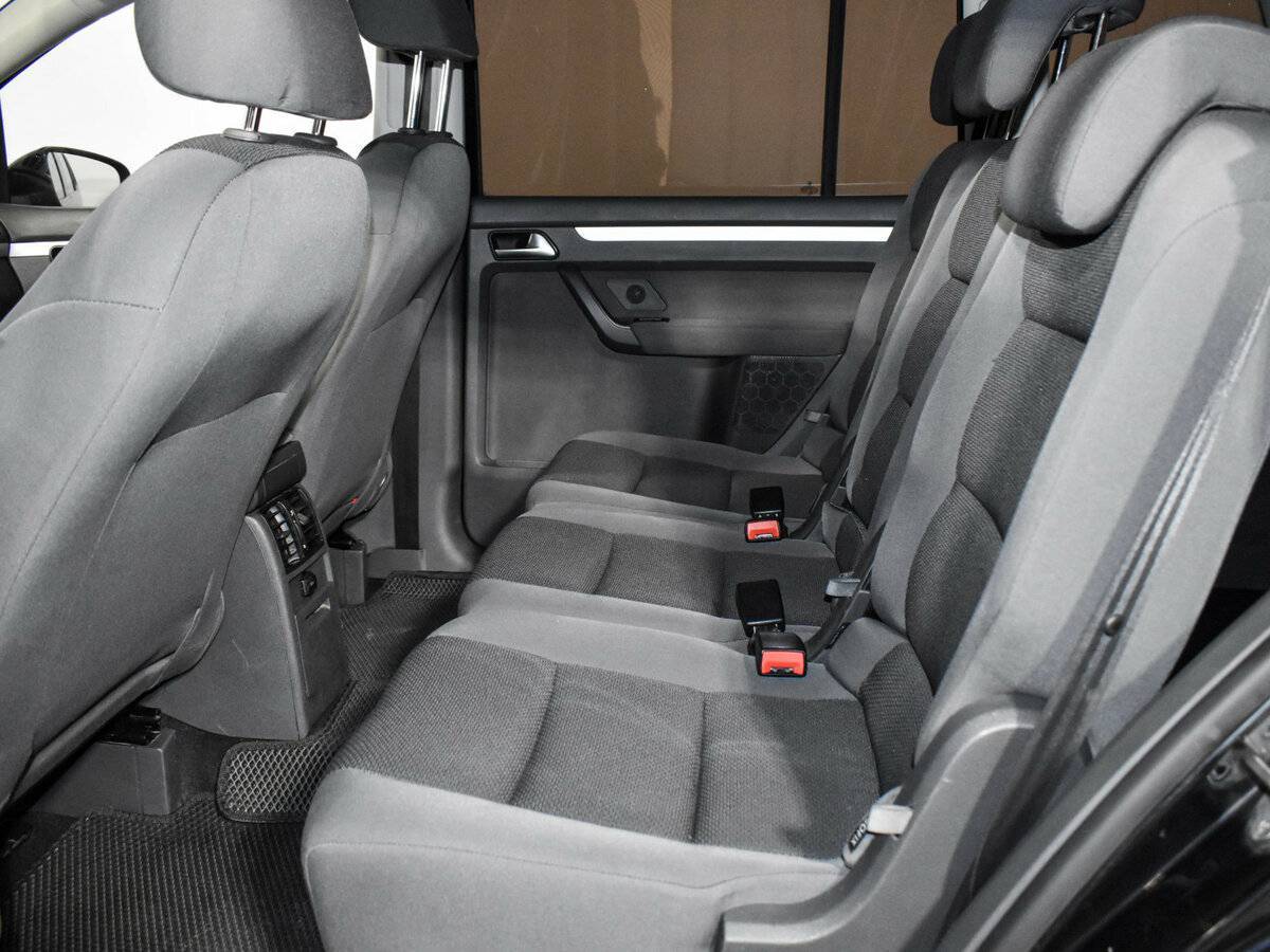 Купить Volkswagen Touran с пробегом. Фото: #10