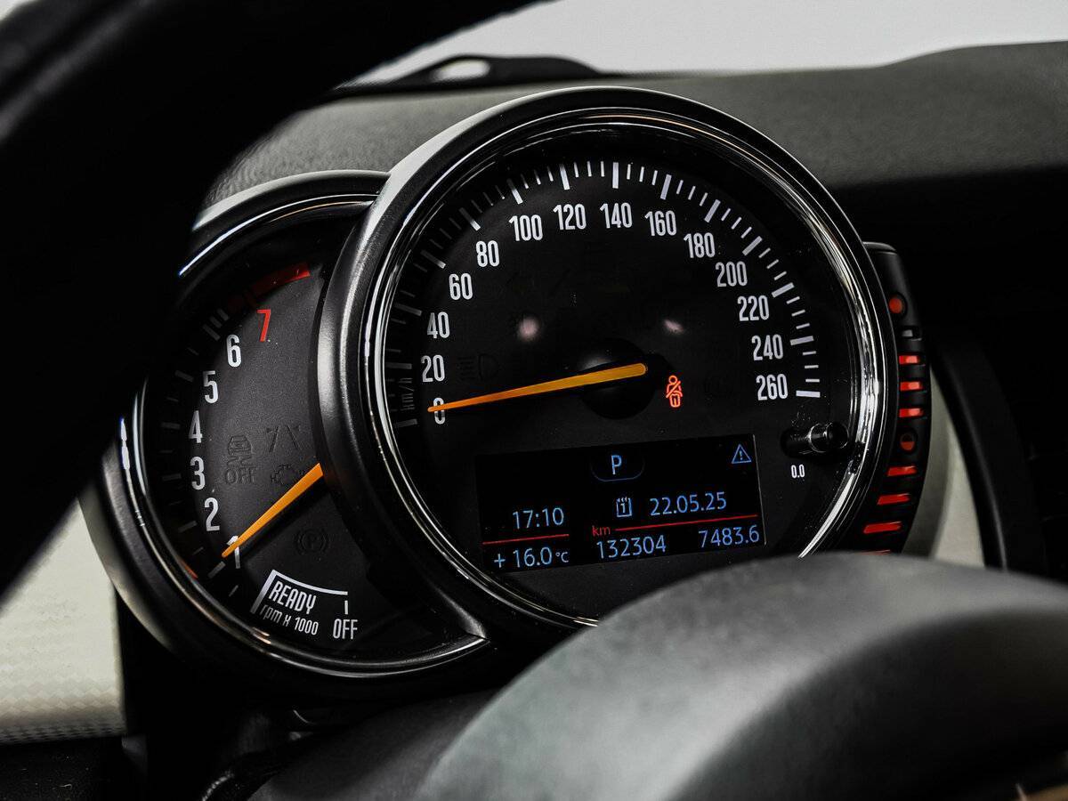 Купить Mini Hatch с пробегом. Фото: #9