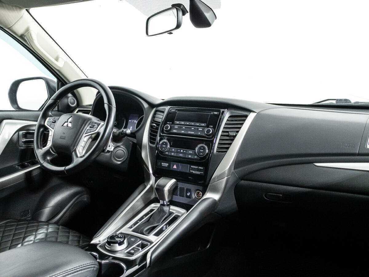 Купить Mitsubishi Pajero Sport с пробегом. Фото: #8