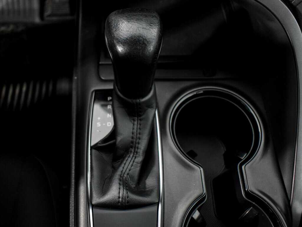 Купить Toyota Camry с пробегом. Фото: #9
