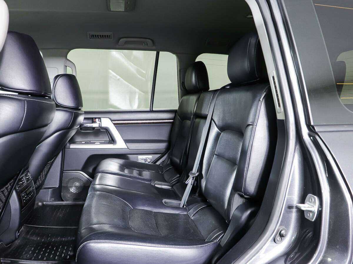 Купить Toyota Land Cruiser с пробегом. Фото: #9