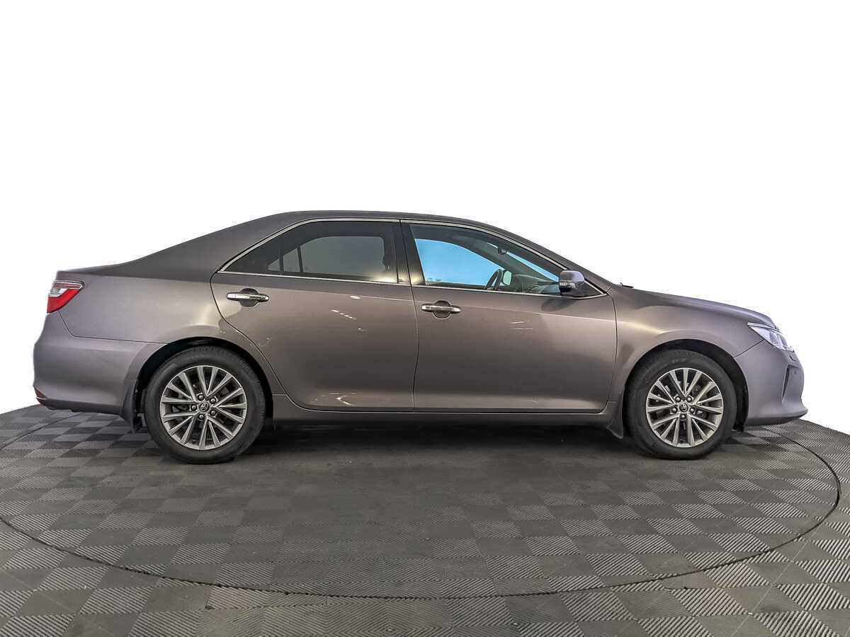Купить Toyota Camry с пробегом. Фото: #3