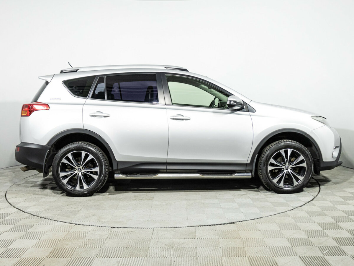 Купить Toyota RAV4 с пробегом. Фото: #3