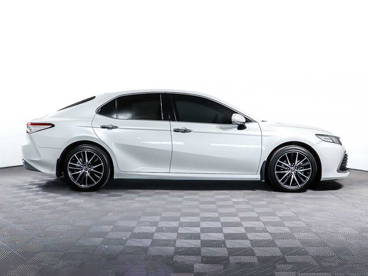 Купить Toyota Camry с пробегом. Фото: #3