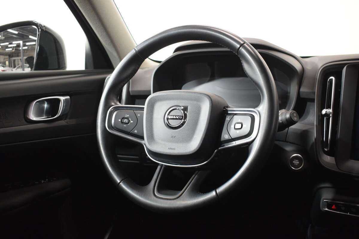 Купить Volvo XC40 с пробегом. Фото: #13