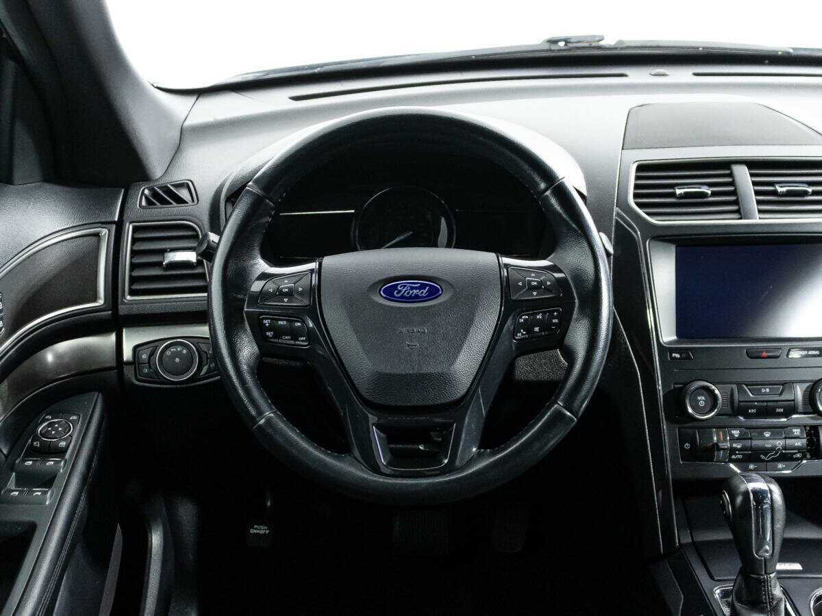 Купить Ford Explorer с пробегом. Фото: #20
