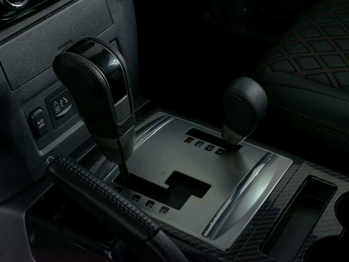 Купить Mitsubishi Pajero с пробегом. Фото: #14