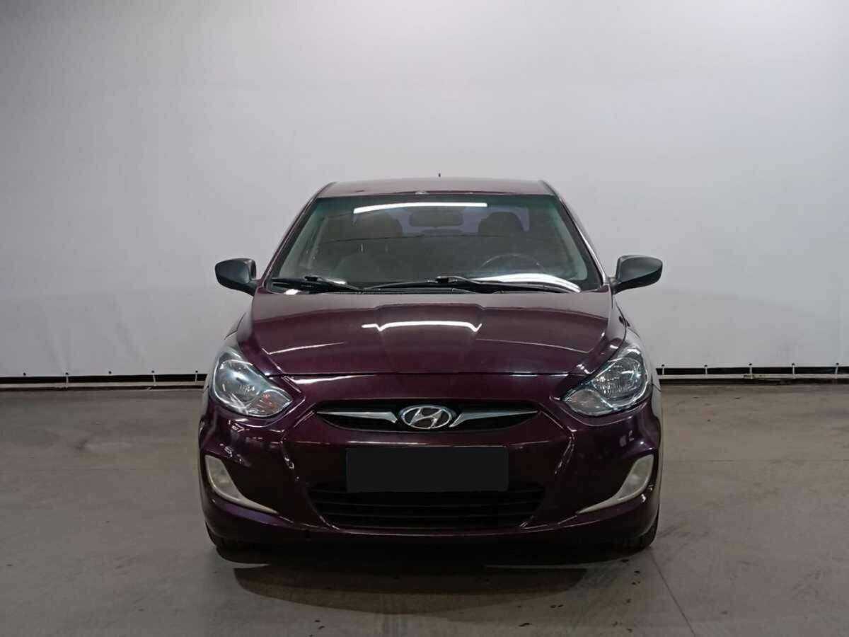 Купить Hyundai Solaris с пробегом. Фото: #1