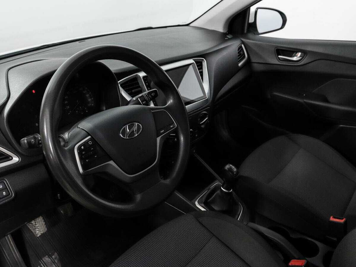 Купить Hyundai Solaris с пробегом. Фото: #8