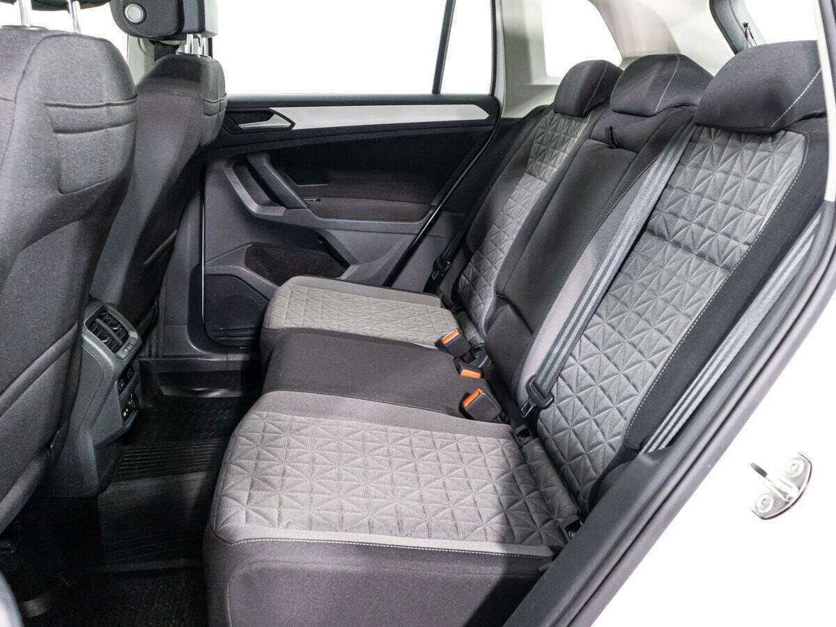 Купить Volkswagen Tiguan с пробегом. Фото: #9