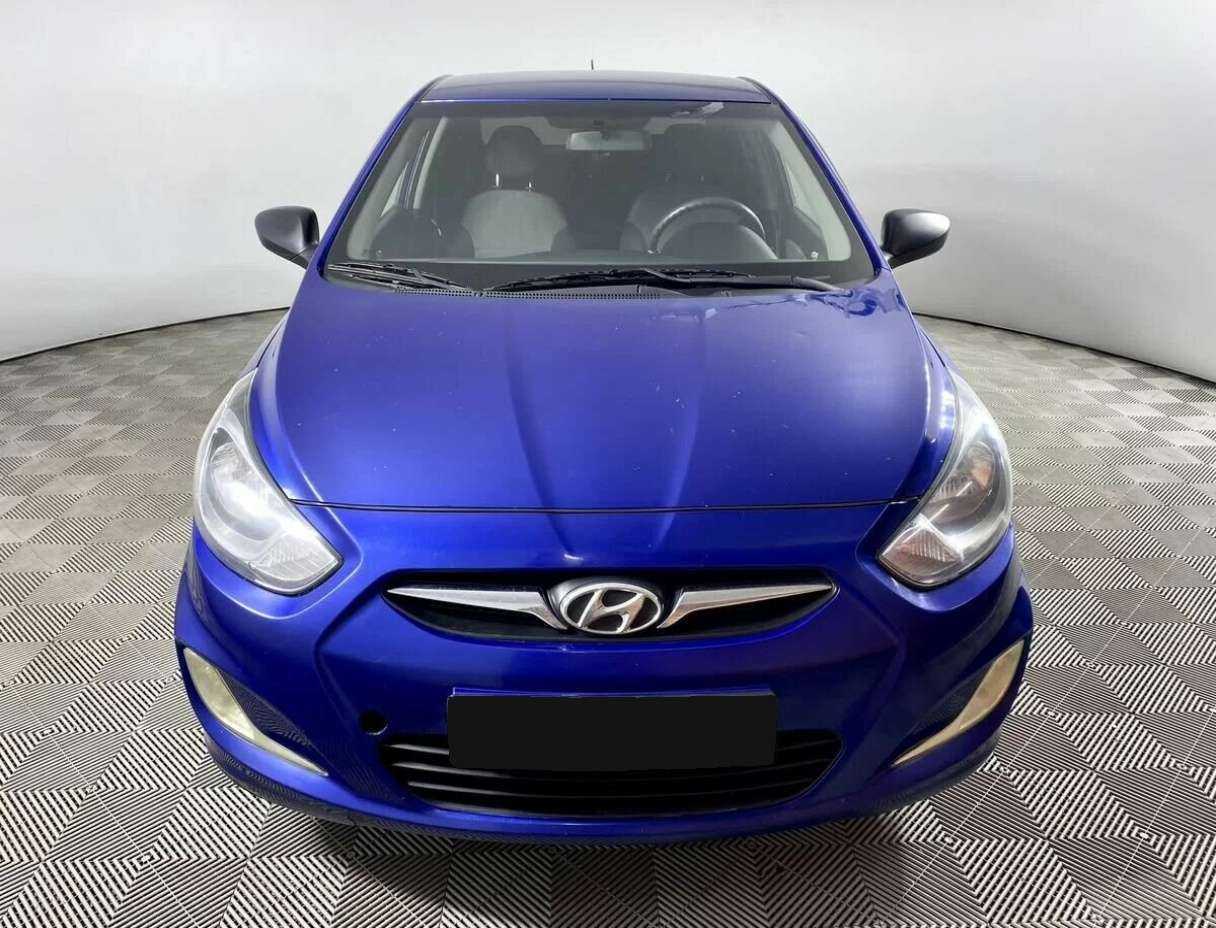 Купить Hyundai Solaris с пробегом. Фото: #2