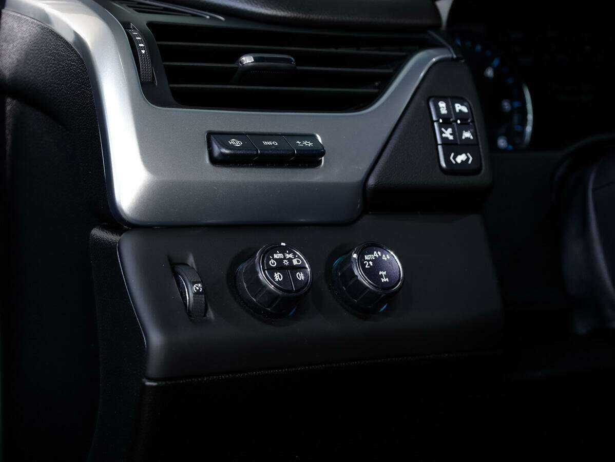 Купить Chevrolet Tahoe с пробегом. Фото: #23