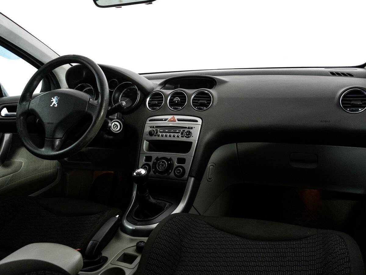 Купить Peugeot 308 с пробегом. Фото: #8