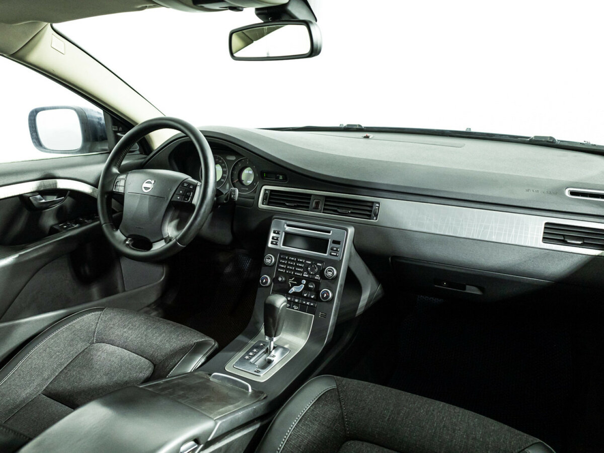 Купить Volvo XC70 с пробегом. Фото: #8