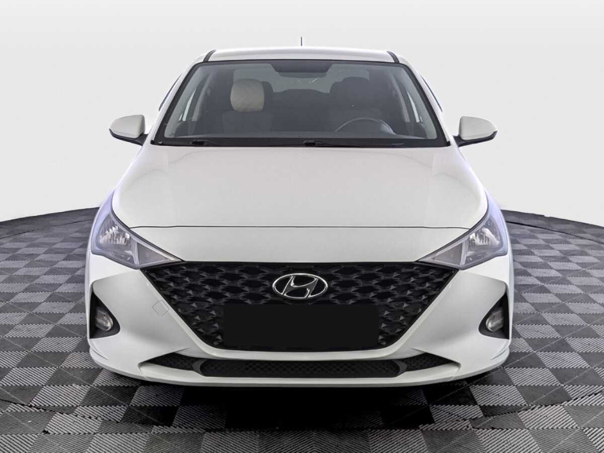 Купить Hyundai Solaris с пробегом. Фото: #1