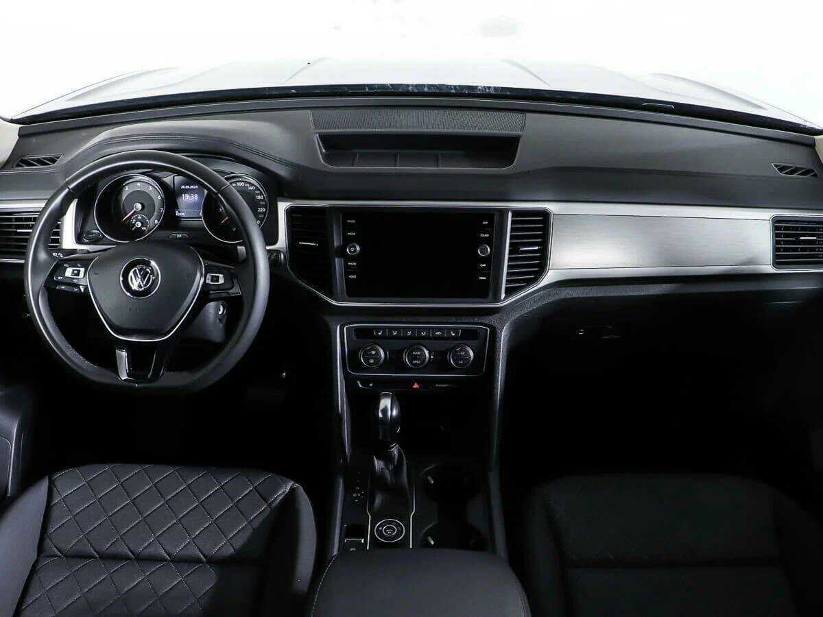 Купить Volkswagen Teramont с пробегом. Фото: #10