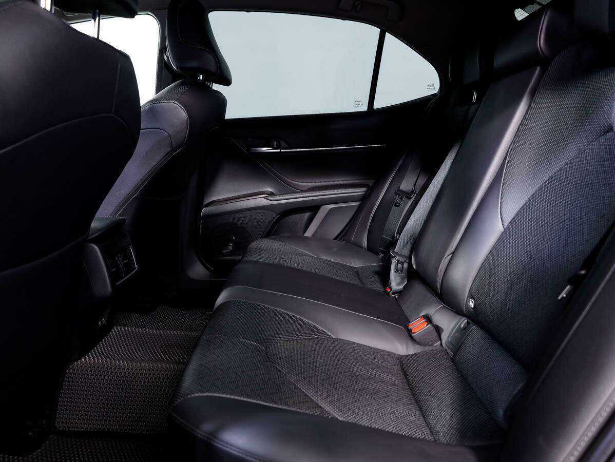 Купить Toyota Camry с пробегом. Фото: #12