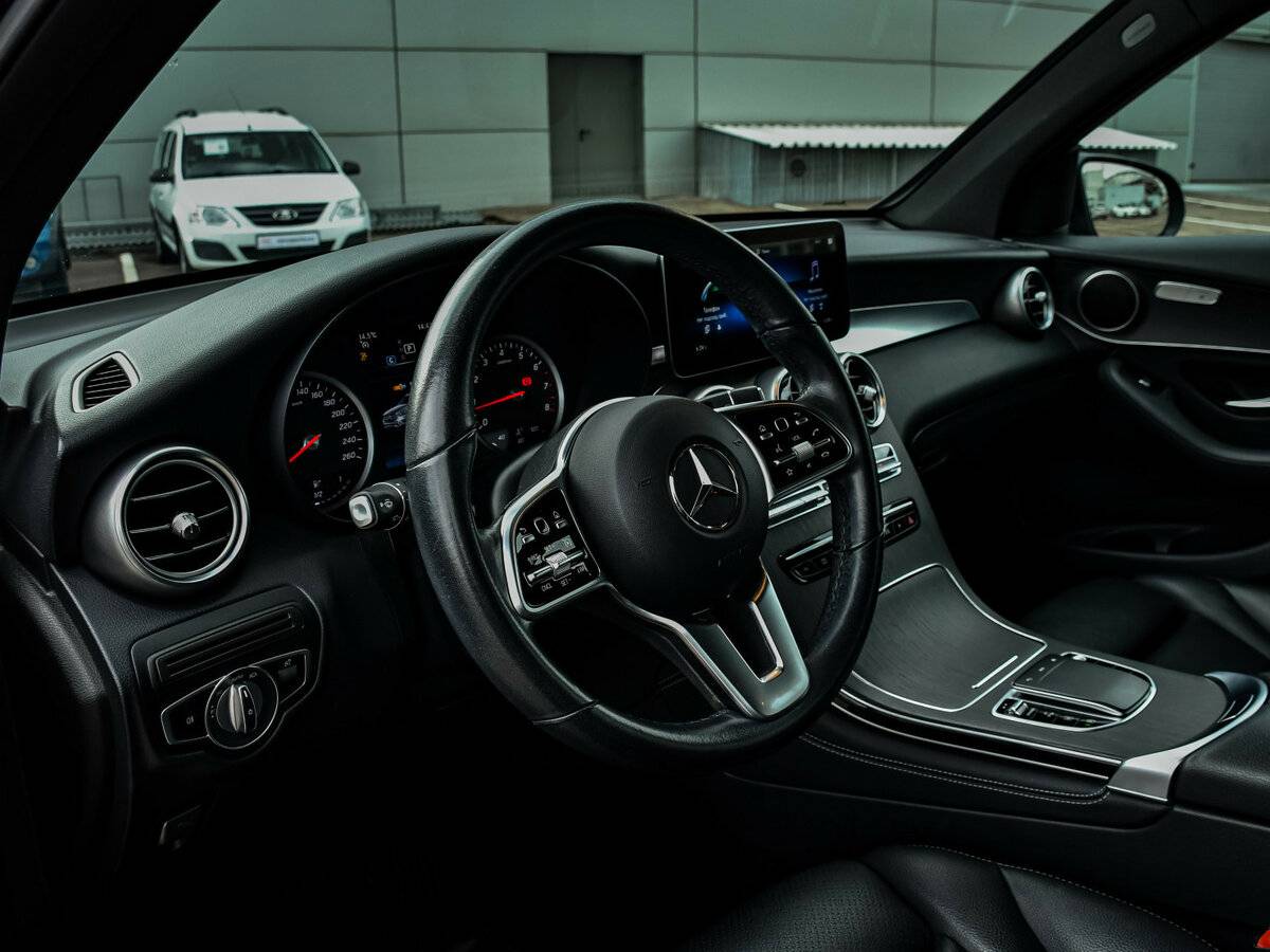 Купить Mercedes-Benz GLC с пробегом. Фото: #11