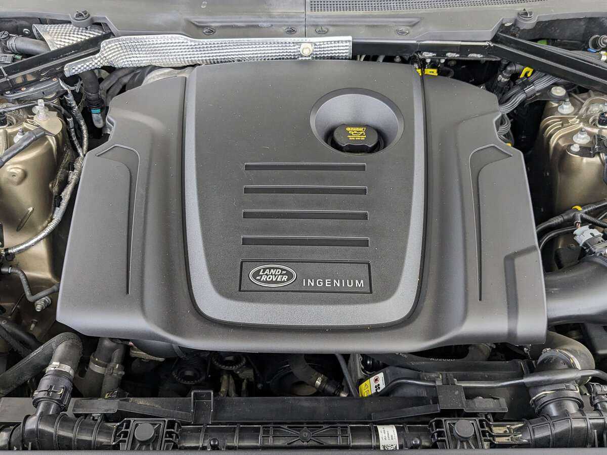 Купить Land Rover Defender с пробегом. Фото: #6