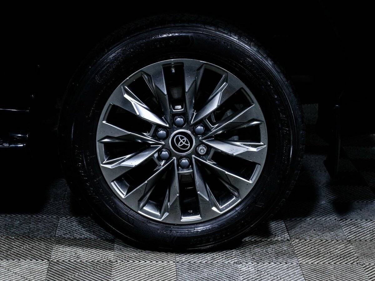 Купить Toyota Land Cruiser с пробегом. Фото: #14