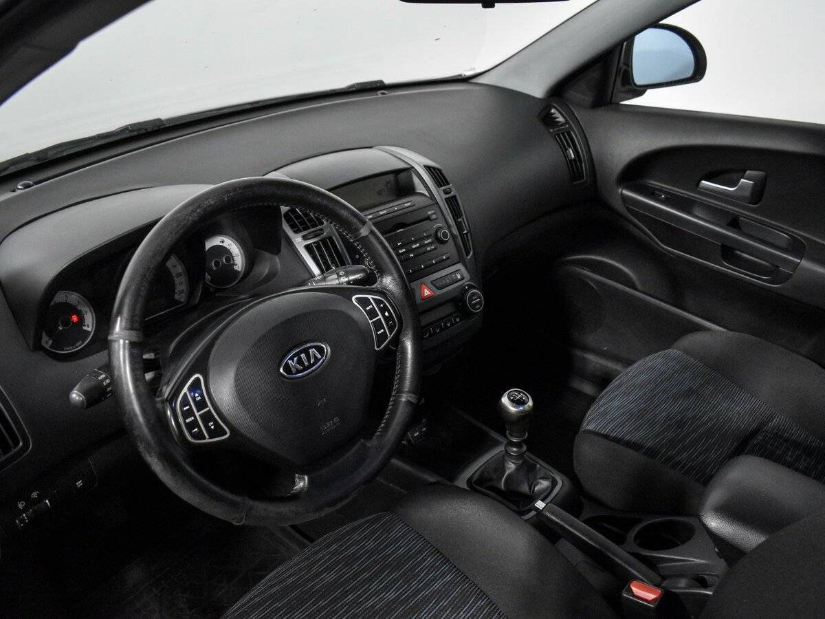 Купить Kia Ceed с пробегом. Фото: #8