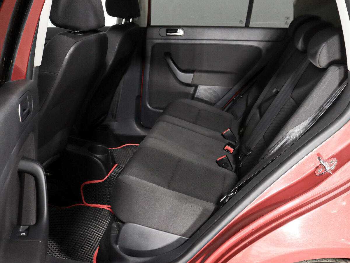 Купить Volkswagen Golf Plus с пробегом. Фото: #9