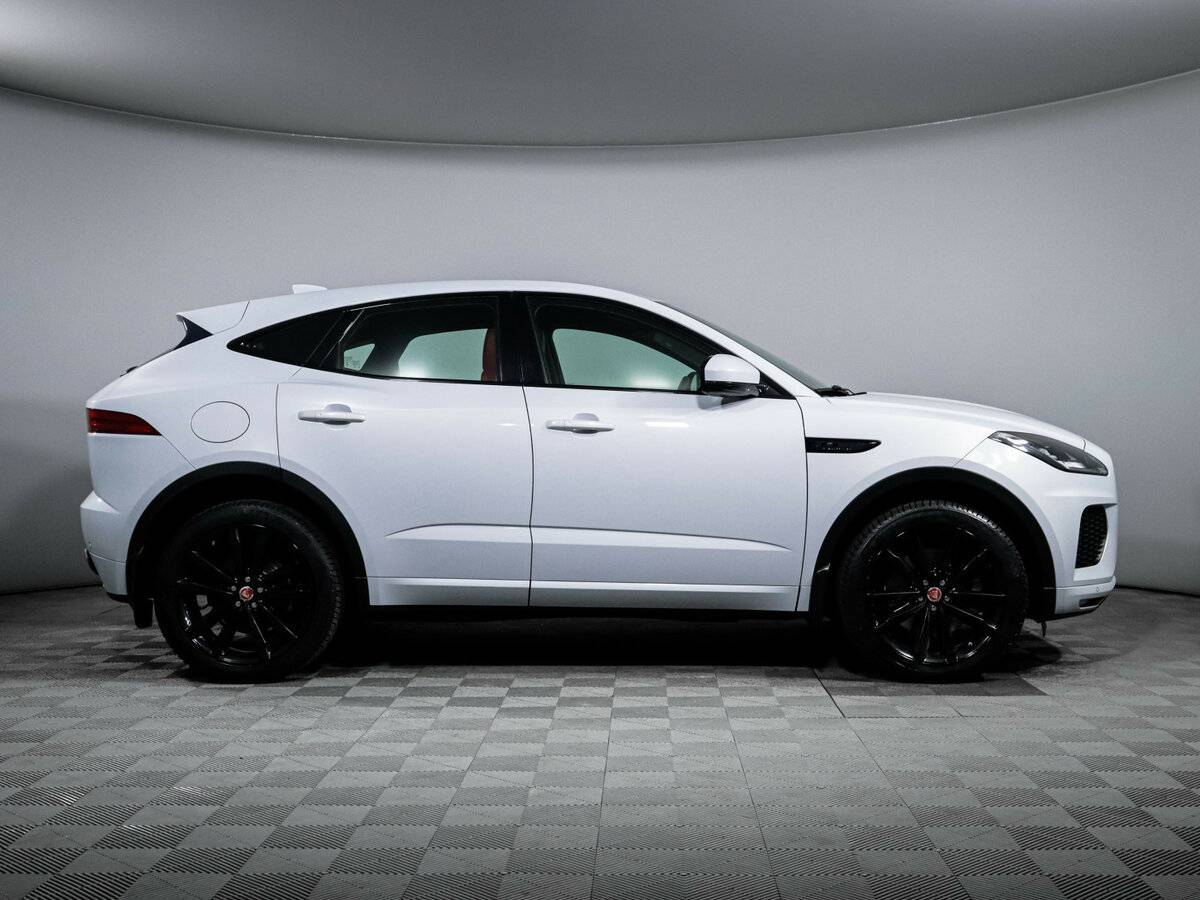 Купить Jaguar E-Pace с пробегом. Фото: #3