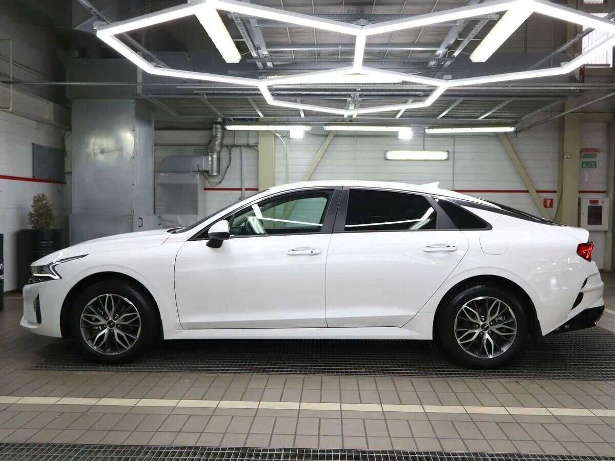 Купить Kia K5 с пробегом. Фото: #2