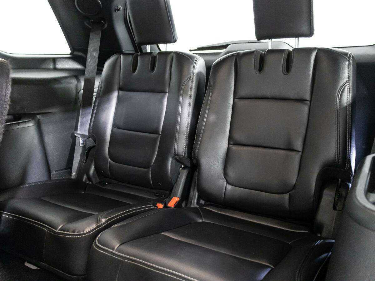 Купить Ford Explorer с пробегом. Фото: #14