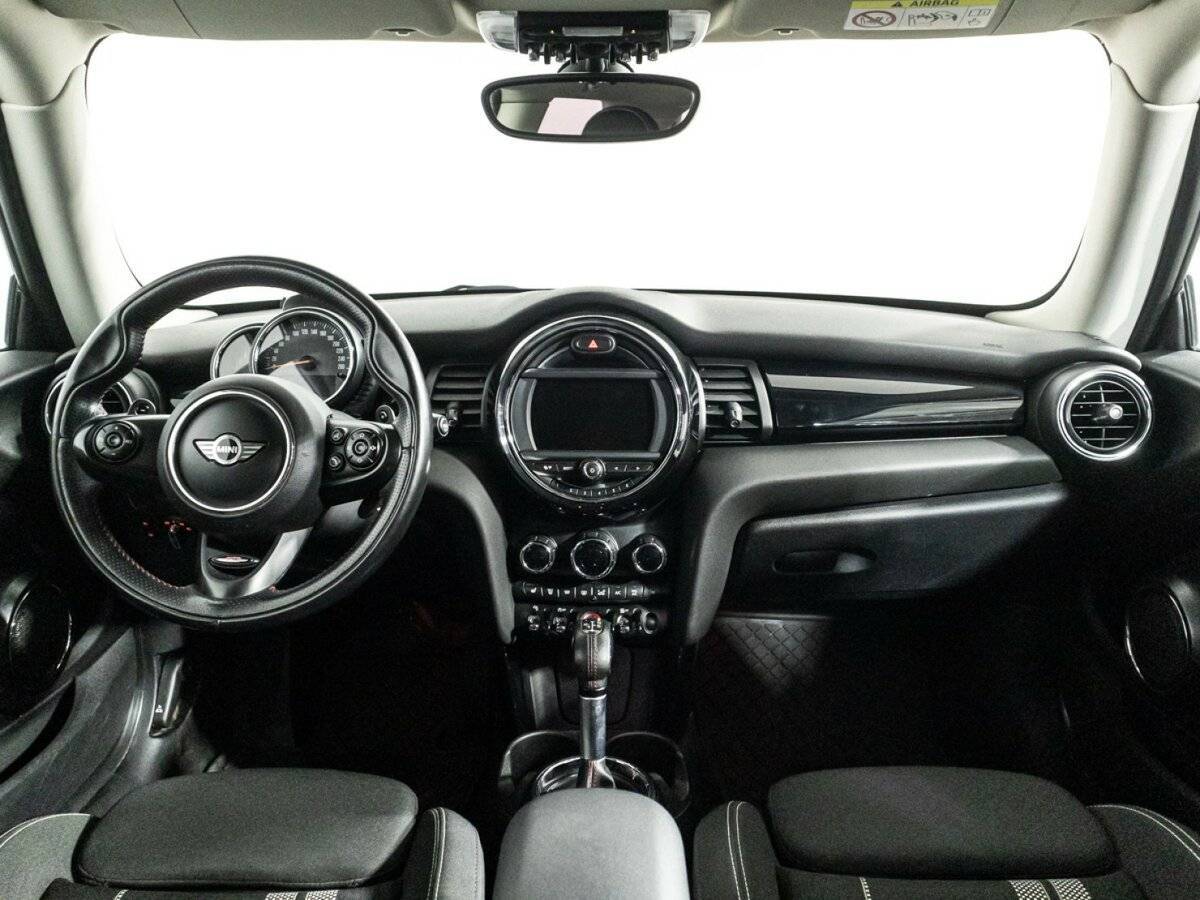 Купить Mini Hatch с пробегом. Фото: #12