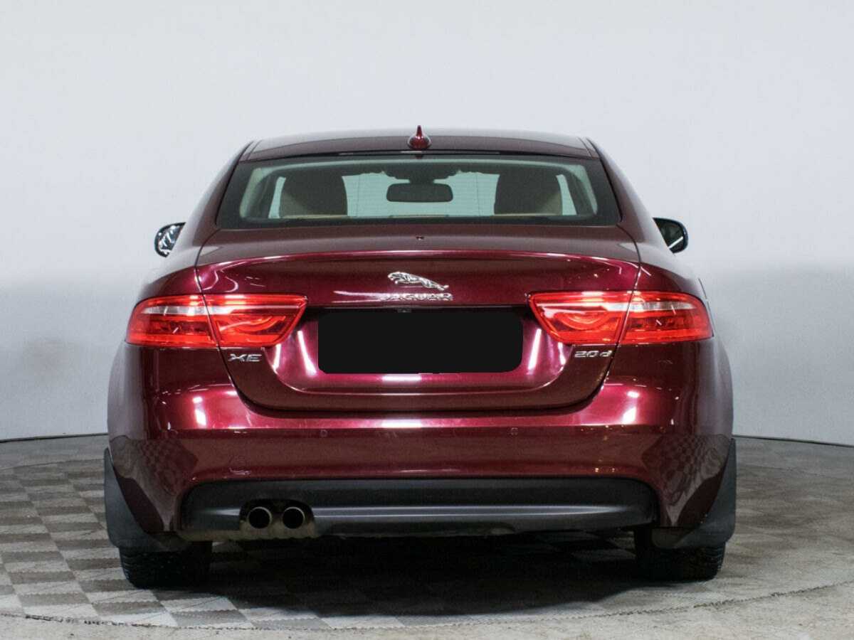 Купить Jaguar XE с пробегом. Фото: #5