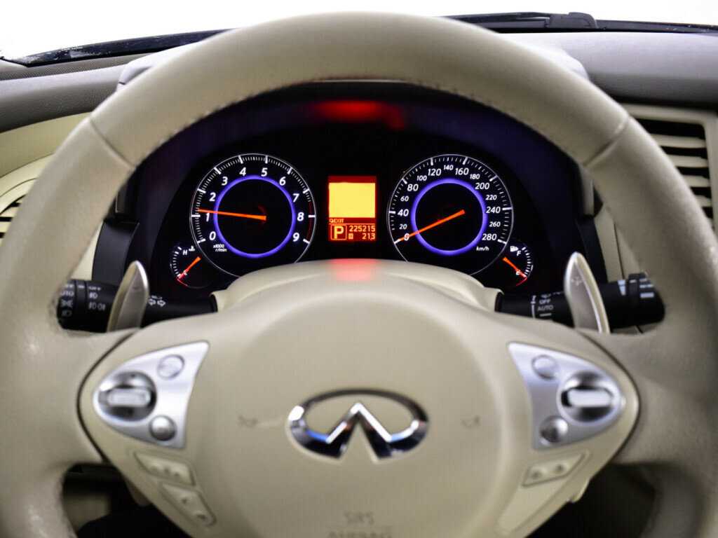 Купить Infiniti FX с пробегом. Фото: #10
