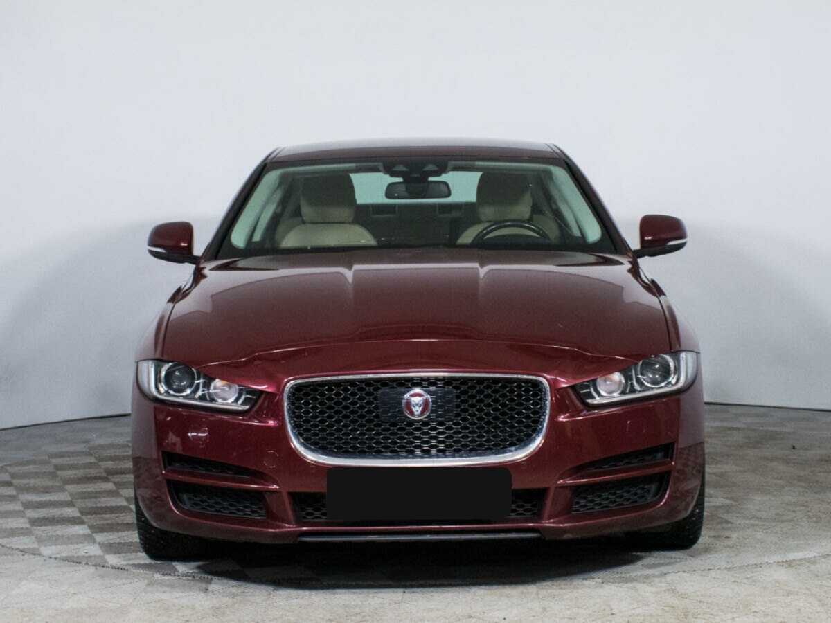 Купить Jaguar XE с пробегом. Фото: #1