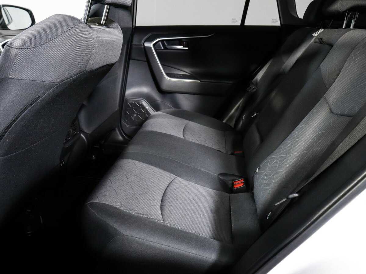 Купить Toyota RAV4 с пробегом. Фото: #9