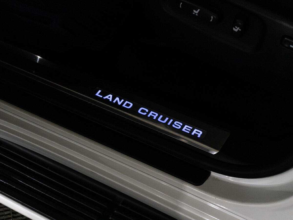 Купить Toyota Land Cruiser с пробегом. Фото: #25