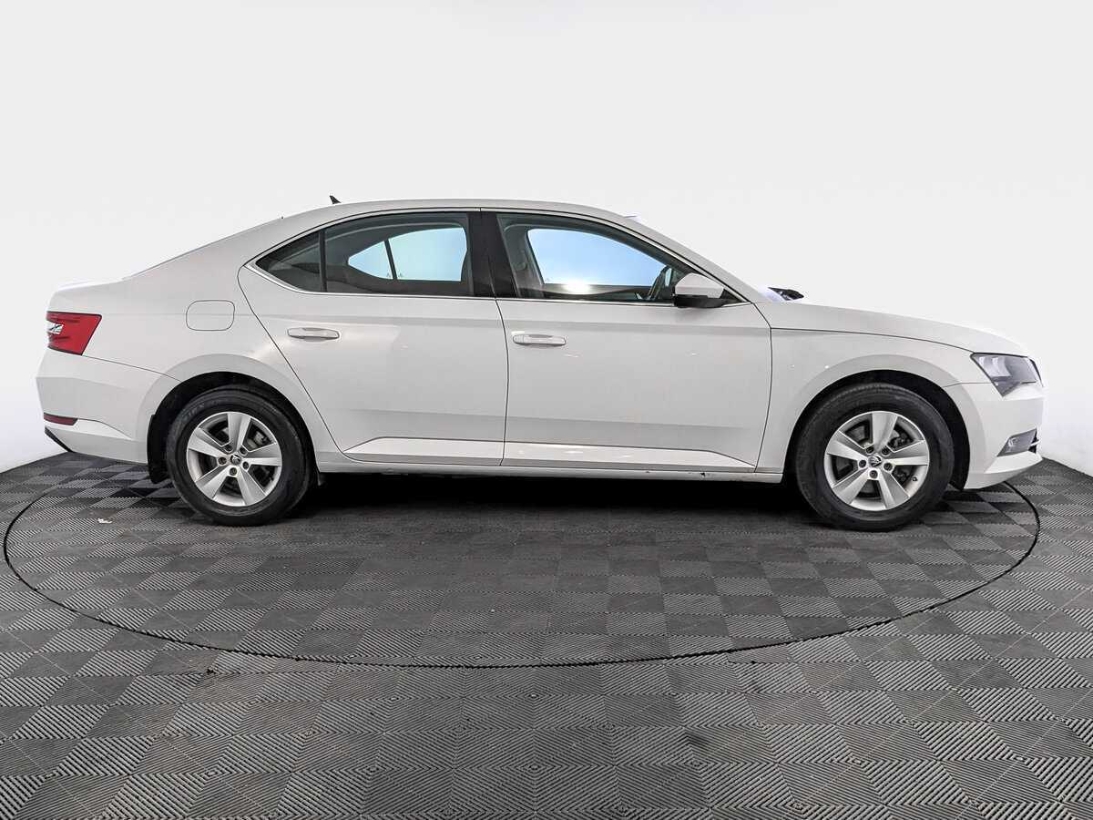 Купить Skoda Superb с пробегом. Фото: #3