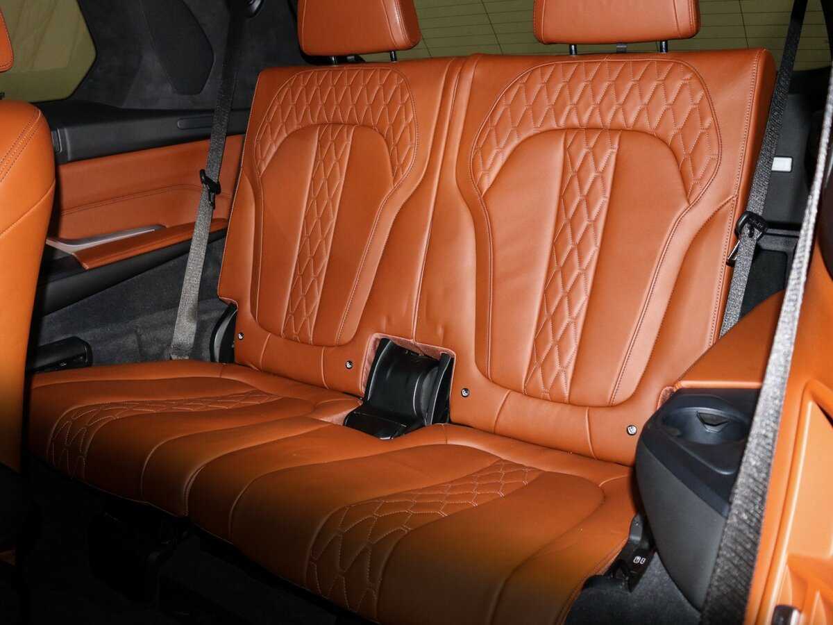 Купить BMW X7 с пробегом. Фото: #33