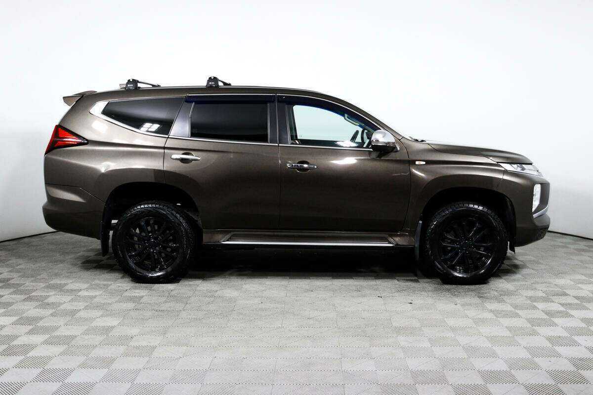 Купить Mitsubishi Montero Sport с пробегом. Фото: #3
