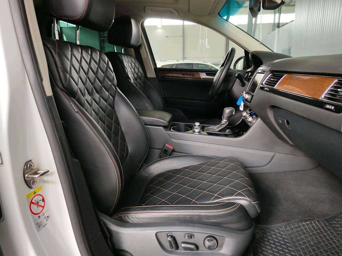 Купить Volkswagen Touareg с пробегом. Фото: #14