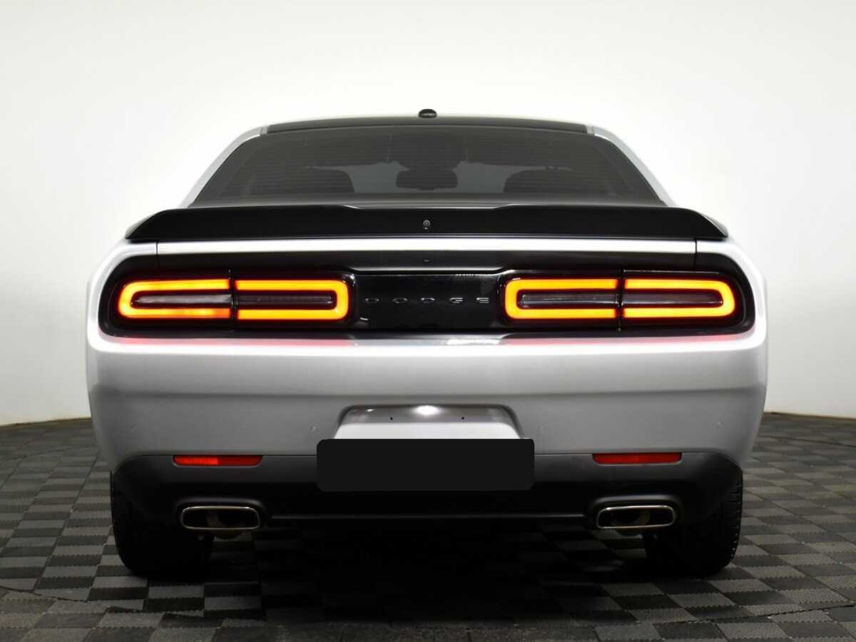 Купить Dodge Challenger с пробегом. Фото: #4