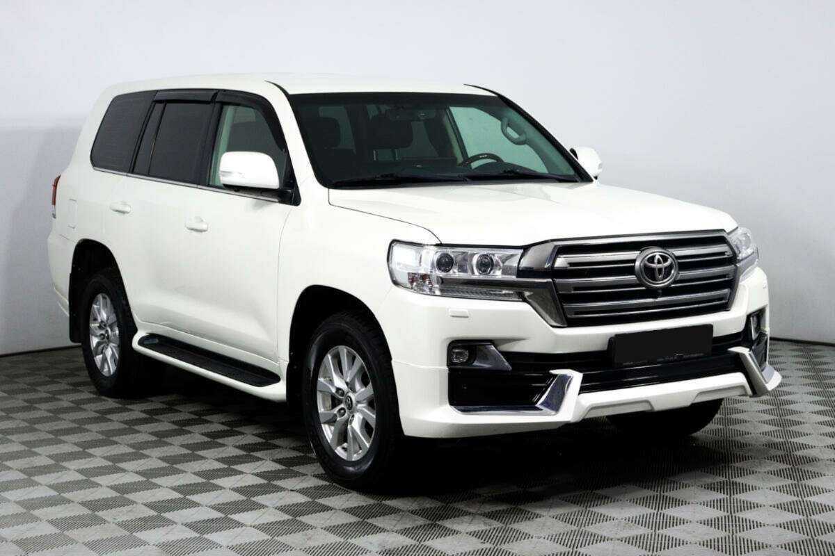 Купить Toyota Land Cruiser с пробегом. Фото: #2