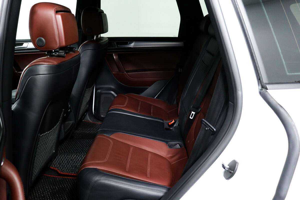 Купить Volkswagen Touareg с пробегом. Фото: #11