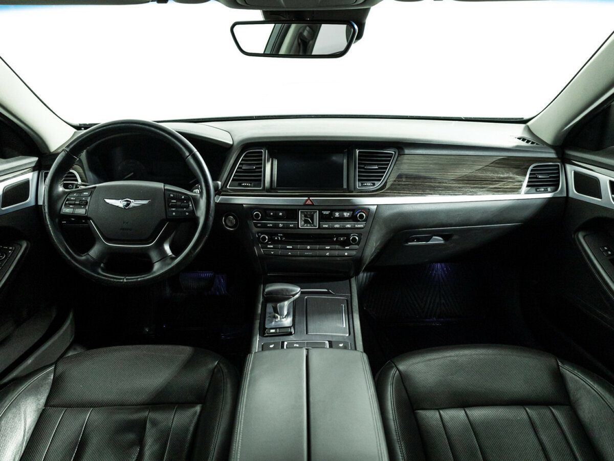 Купить Genesis G80 с пробегом. Фото: #10