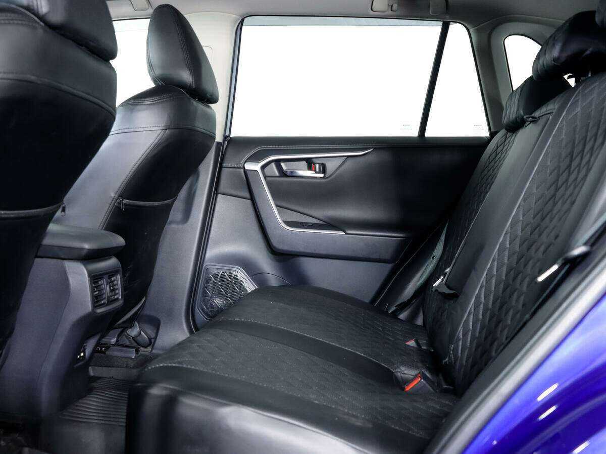 Купить Toyota RAV4 с пробегом. Фото: #10