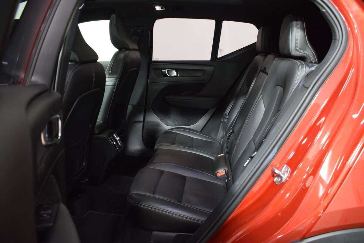 Купить Volvo XC40 с пробегом. Фото: #11