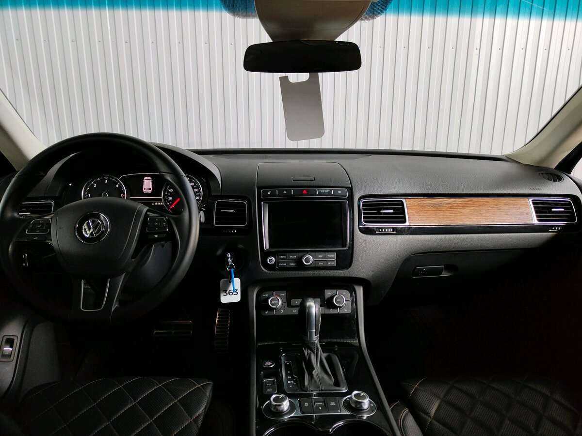 Купить Volkswagen Touareg с пробегом. Фото: #8