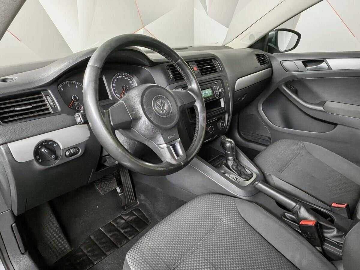 Купить Volkswagen Jetta с пробегом. Фото: #14